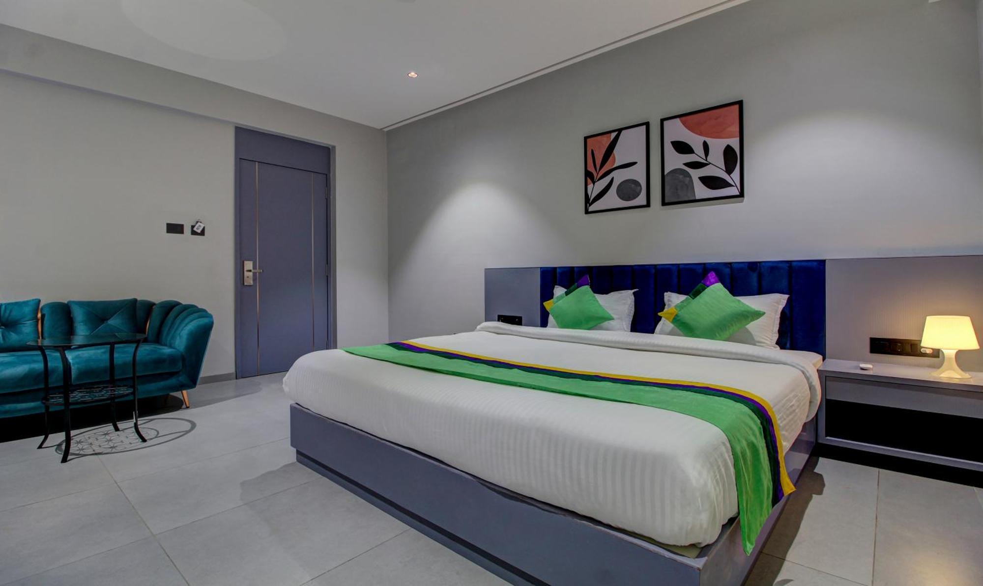Comfort Inn Baner- Indian Nationals Only プネ エクステリア 写真
