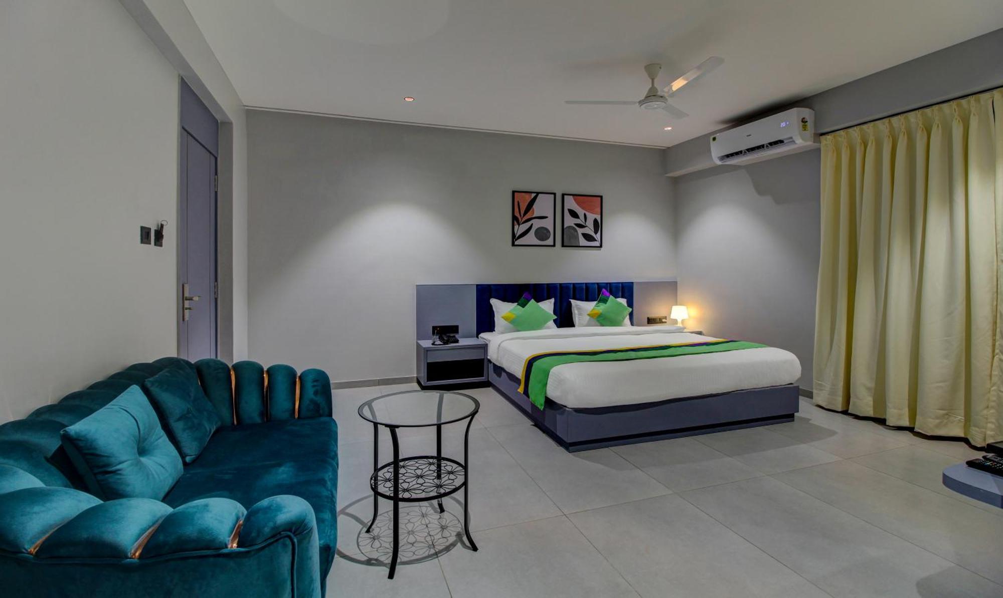 Comfort Inn Baner- Indian Nationals Only プネ エクステリア 写真