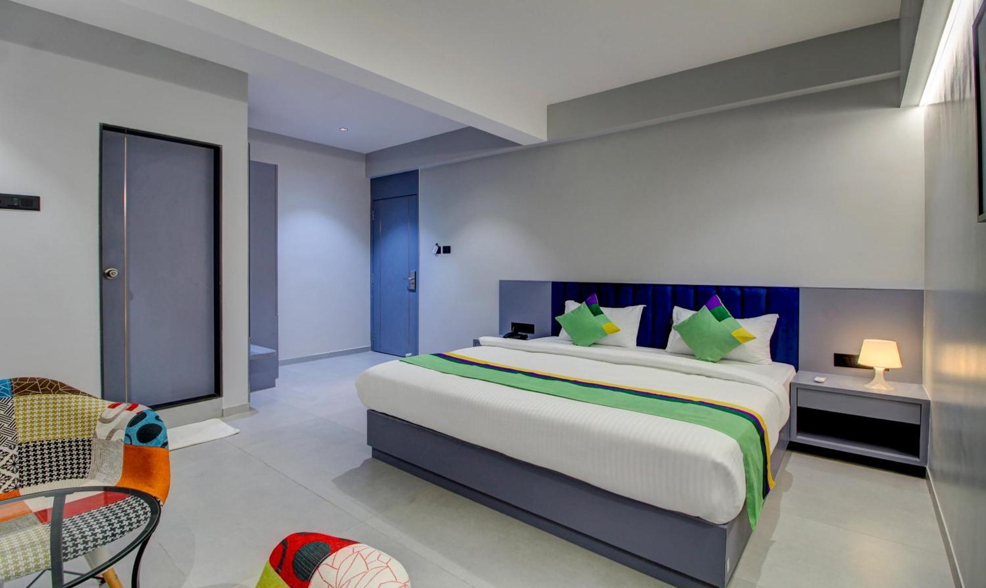 Comfort Inn Baner- Indian Nationals Only プネ エクステリア 写真