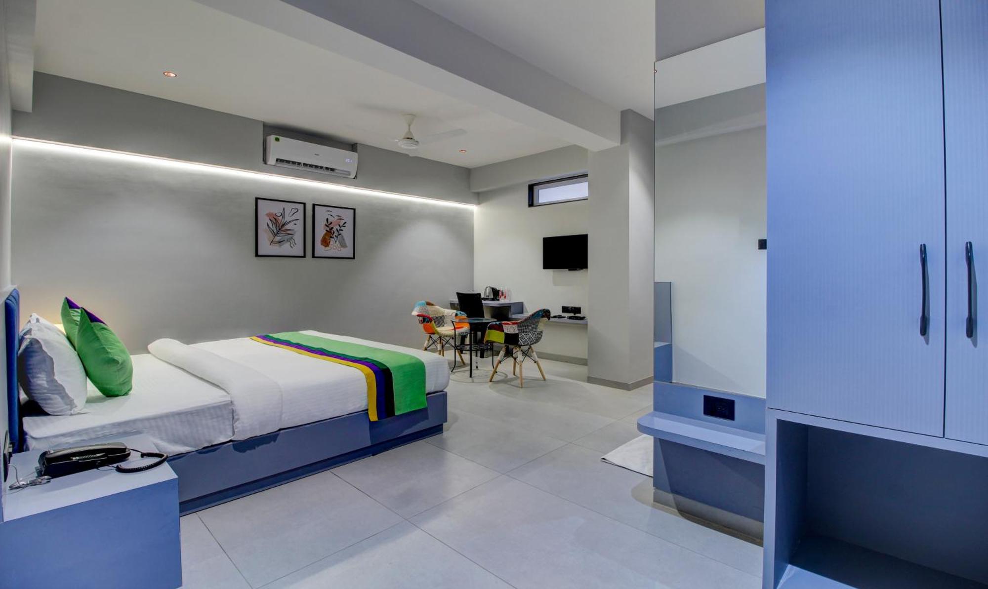 Comfort Inn Baner- Indian Nationals Only プネ エクステリア 写真